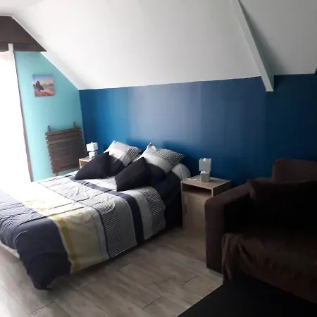 Au Fil De L'eau Bed and Breakfast