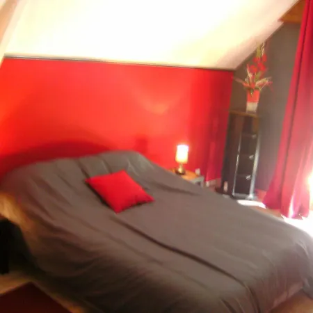 Au Fil De L'eau Bed & Breakfast